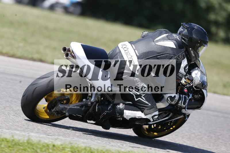 /44 09.08.2025 Plüss Moto Sport ADR/Freies Fahren/backside
